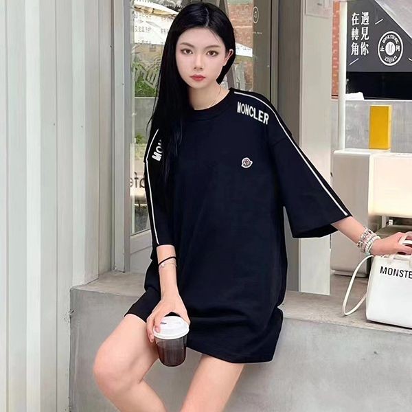 お洒落に♪モンクレール N級品 胸に刺繍ロゴ Tシャツ&ブラック moq47204